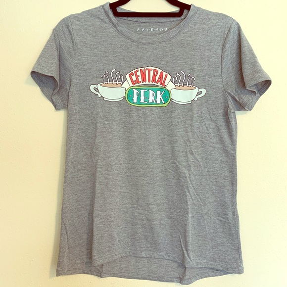 FRIENDS Tops - ❤️CLEARANCE❤️ F•R•I•E•N•D•S Tee